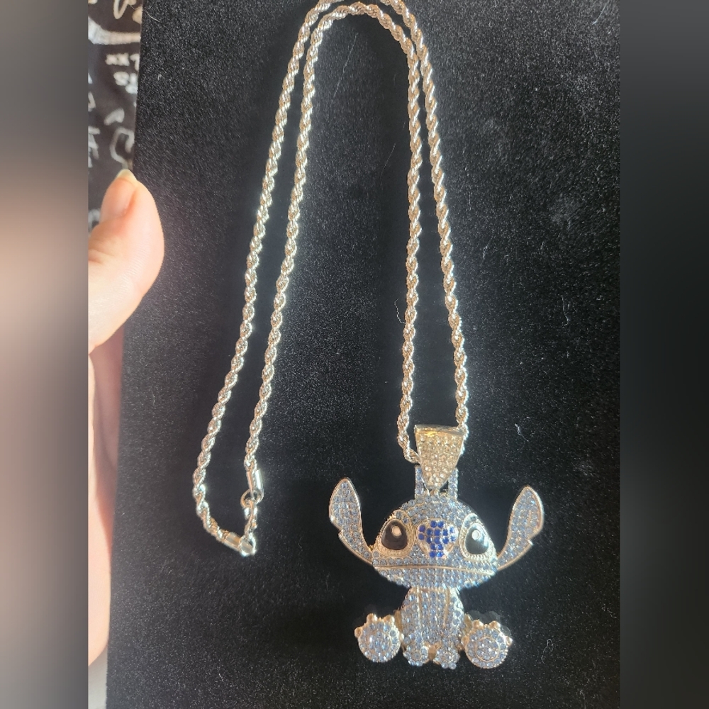 LILO & STICH Silver Tone Necklace.. - Picture 10 of 11